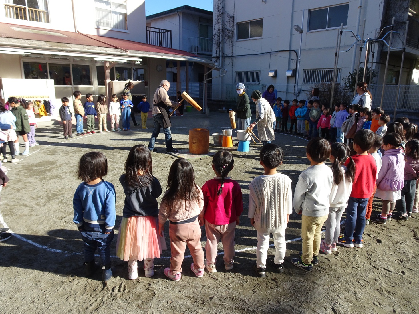 お餅つき　観劇　コンサート